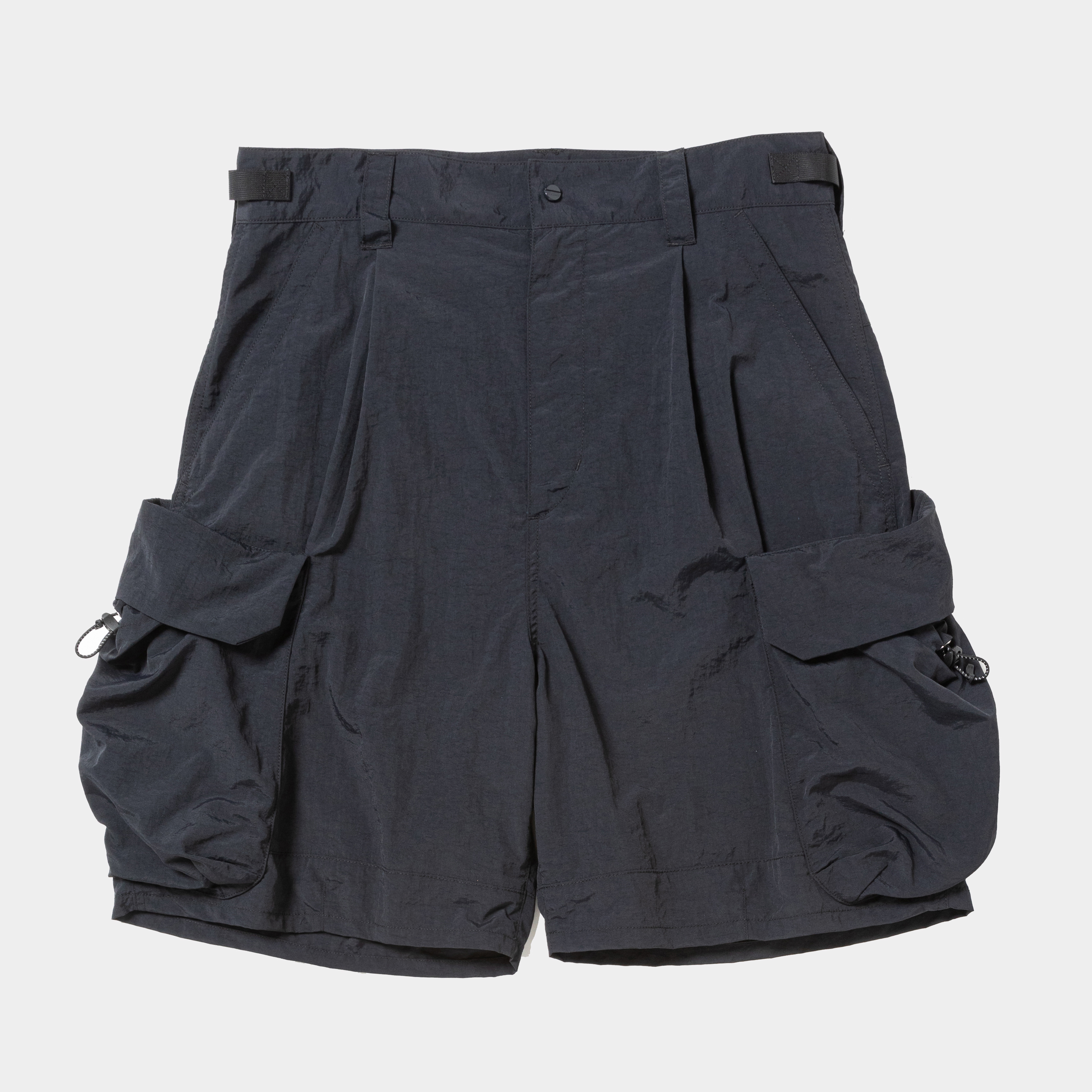 Nylon Luggage Cargo Shorts/Off Black | meanswhile