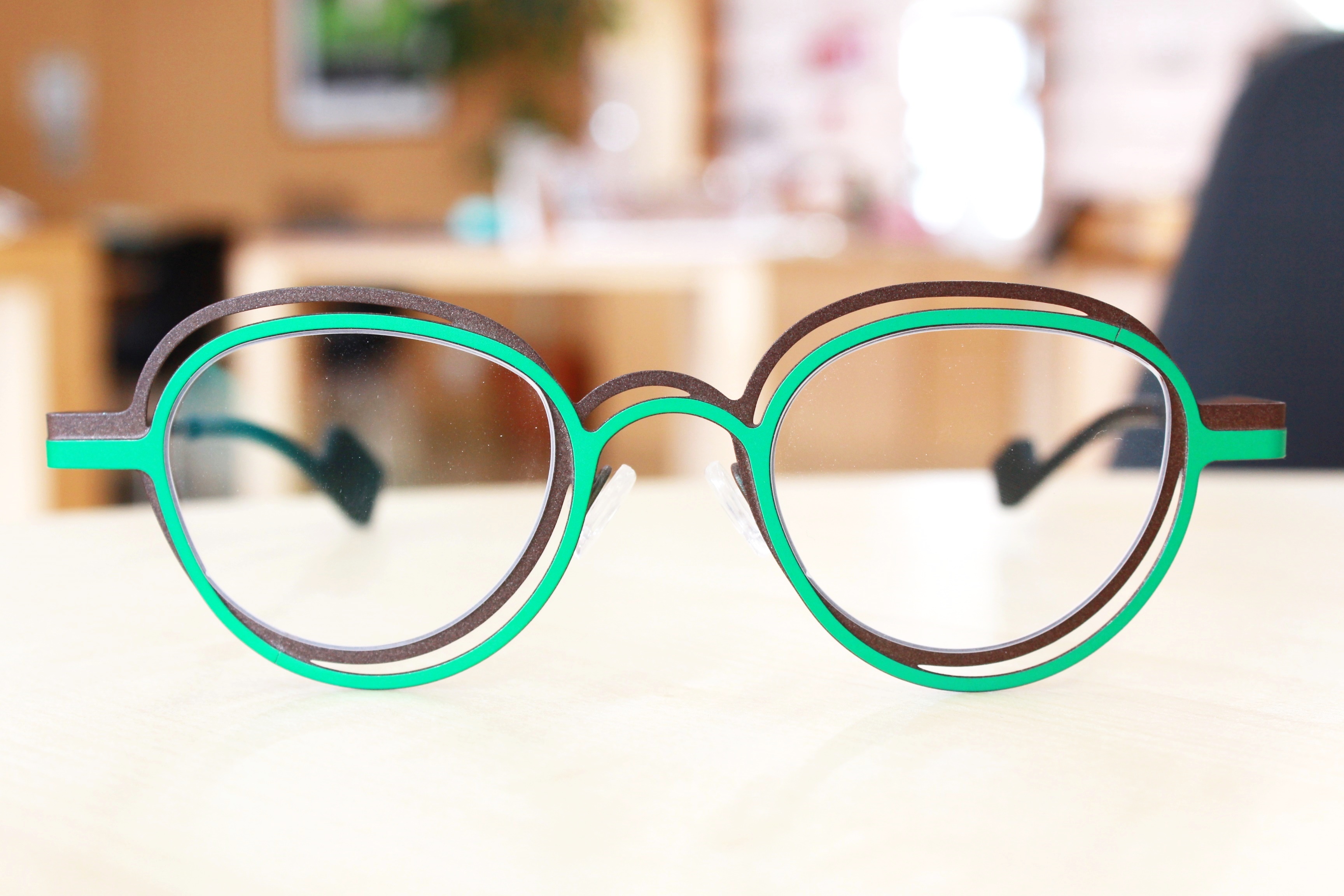 theo】ブランドについて | メガネ工房AZ ブログ