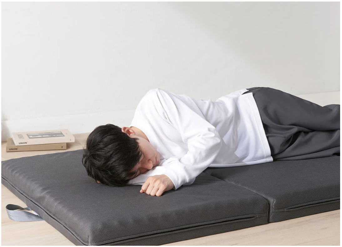 便利で簡易的」なだけじゃない、本格的な寝心地が味わえるミネルヴァ