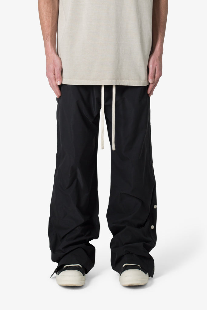 Side Snap Nylon Pants - Black | mnml | shop now