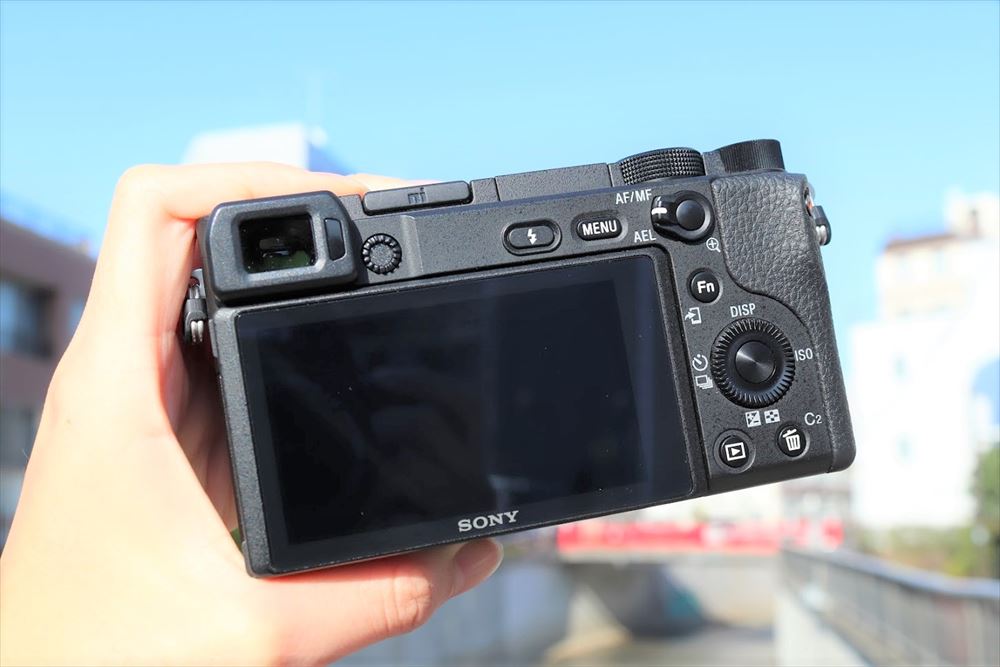 格安レンタル] SONY（ソニー） α6400 パワーズームレンズキット ミラー