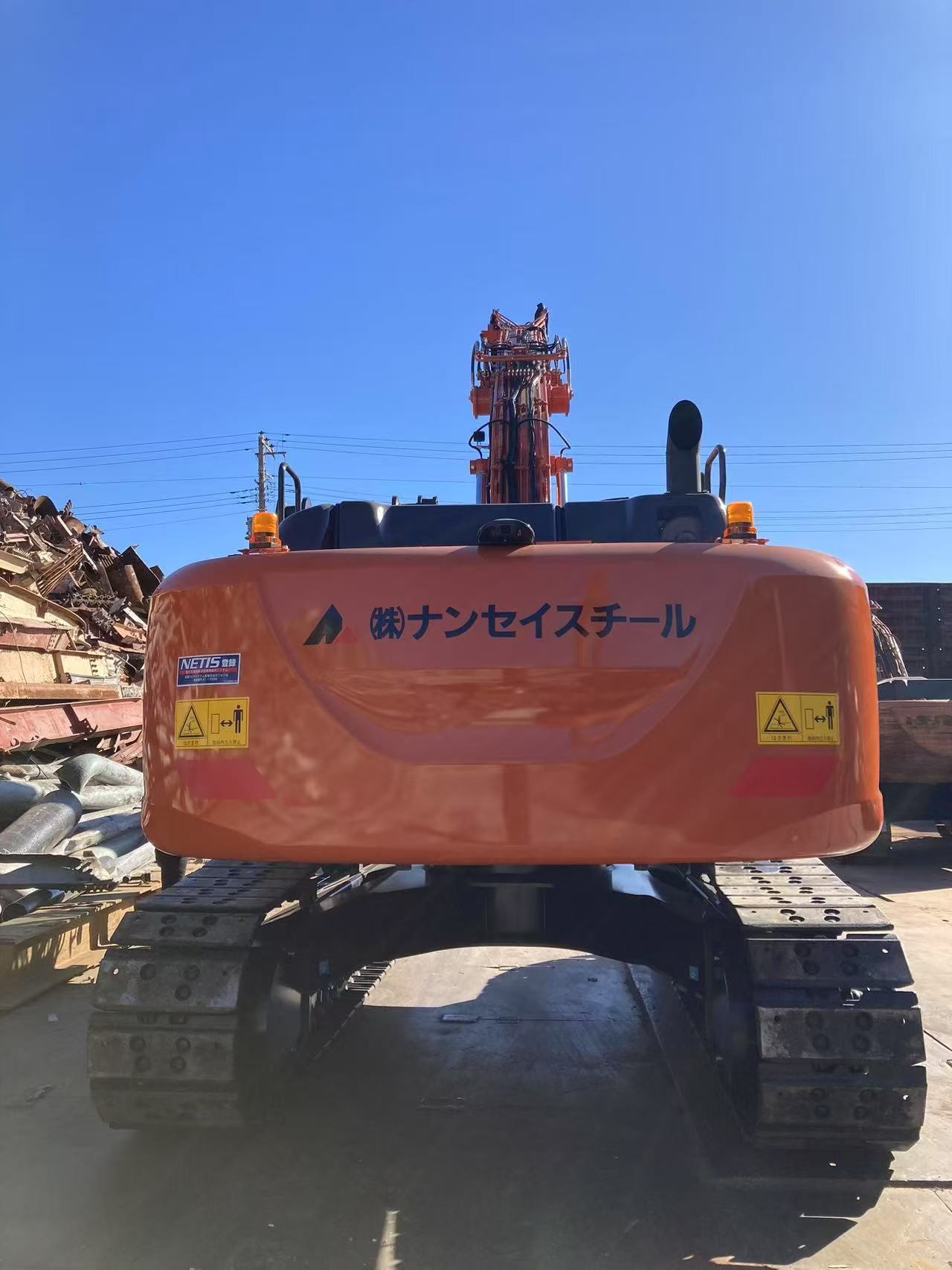 船橋ヤードに日立建機製油圧ショベル導入 – 株式会社ナンセイスチール