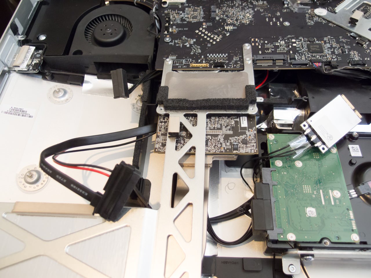 iMac(mid2011)27インチに内蔵SSDを増設 – necobit.com（ねこびっと）