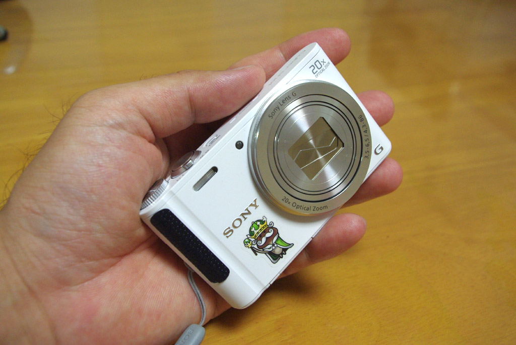 スマホがビューファインダーにもなる色々凄いコンデジ、Sony DSC-WX300