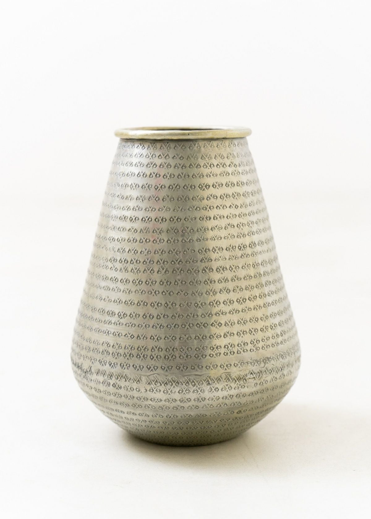 Aluminium Vase Star Hammered | Pasand by ne Quittez pas | パサン