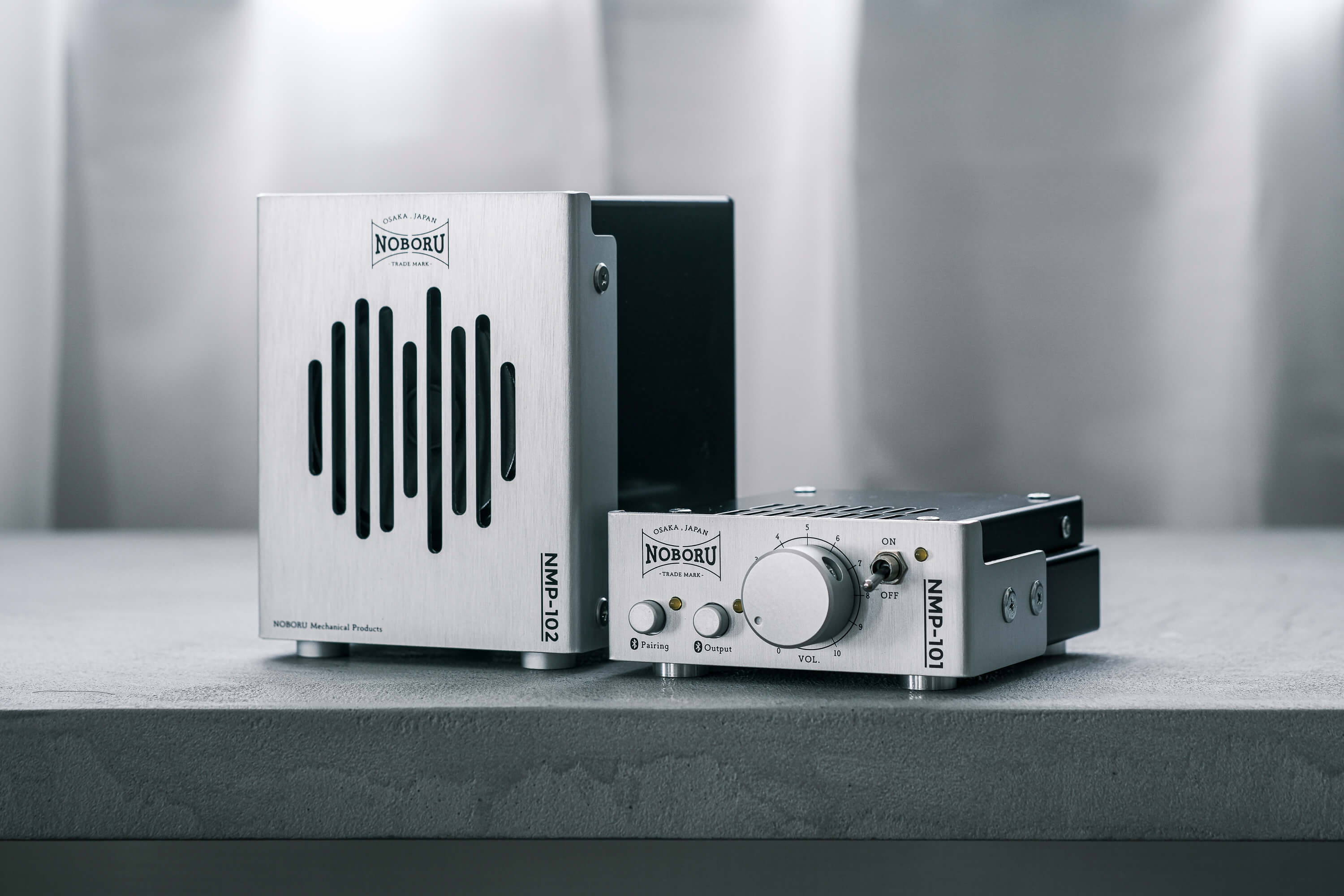 スタックアンプ/金属製ボックススピーカー型【シルバー】 | ノボル電機