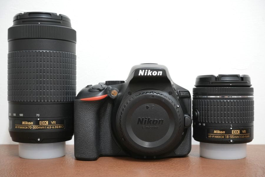 Nikon D5600 ダブルズームキット 箱付き – まるかめら