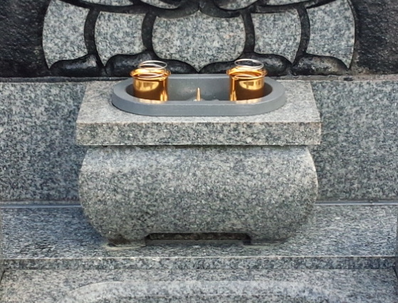 お墓のプチリフォーム】水鉢と香立 | おおきた石材店