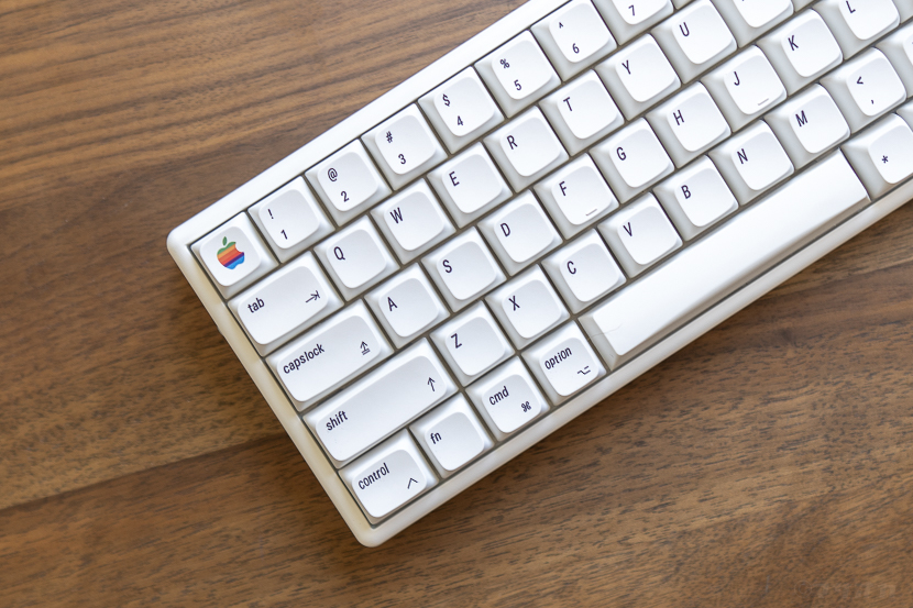 静電容量無接点なのにキートップ交換が自由！カスタムが楽しい