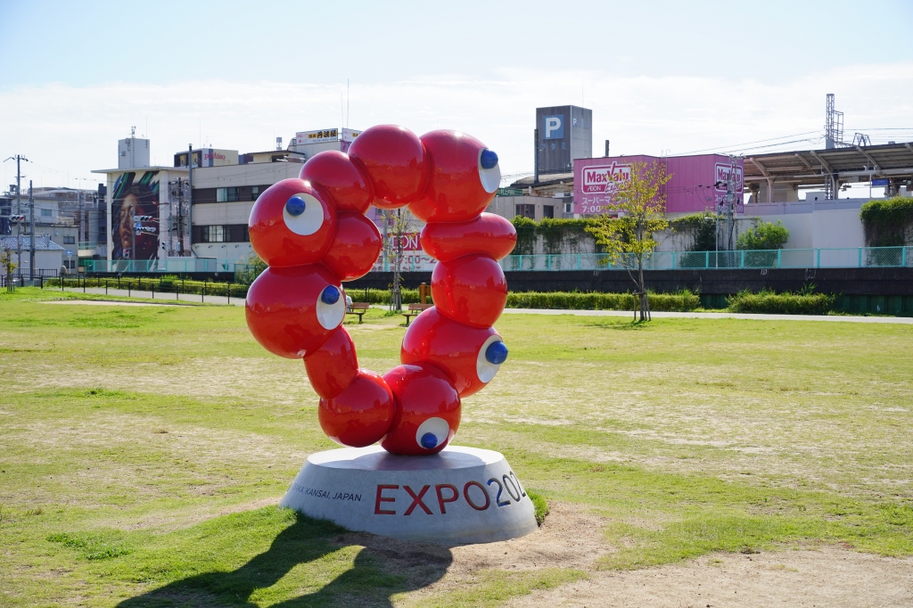 此花区に「いのちの輝きくんオブジェ」を設置中 | Osaka-Subway.com