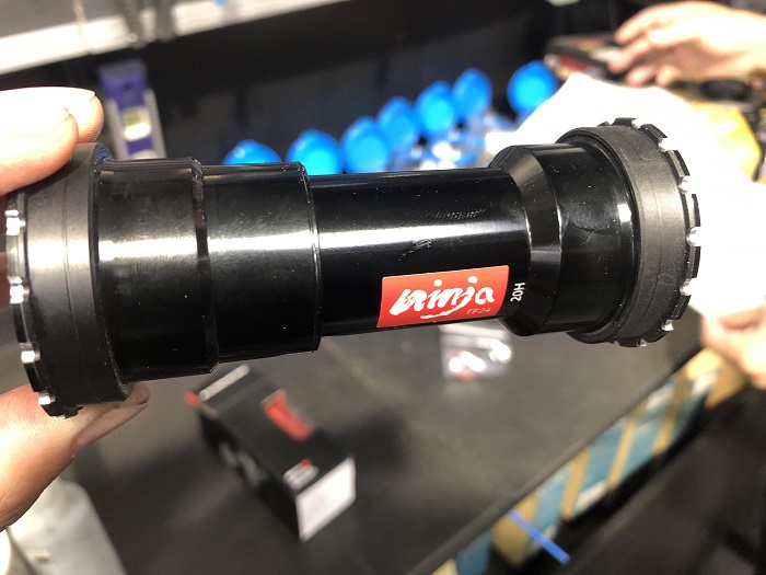 TOKEN Ninja にBBを交換しました！ | スポーツサイクル専門店 サイクル