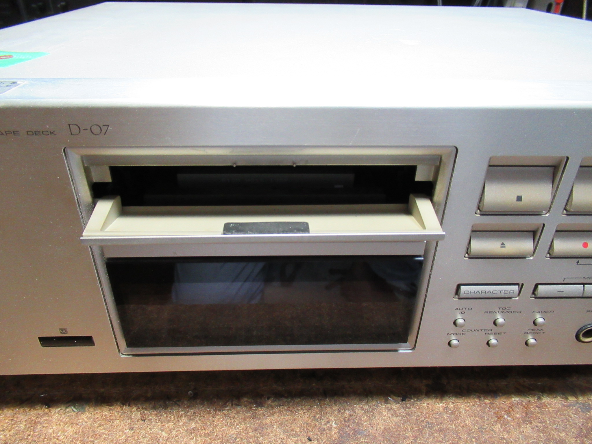 PIONEER D-07 トレイ蓋修理 – Audiolife － Enjoy your audio life!!