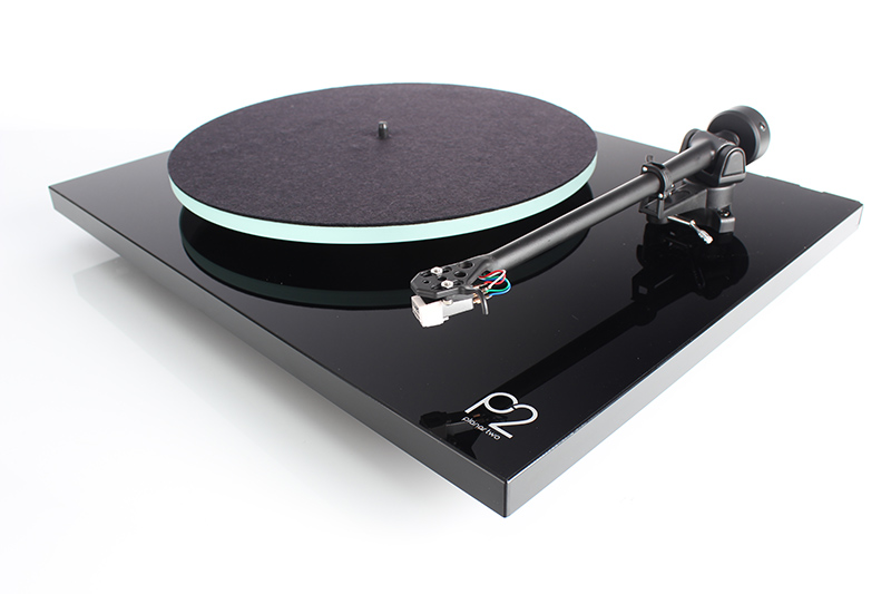 Rega、使いやすくなったアナログプレーヤー「Planar 2」。4万円の入門
