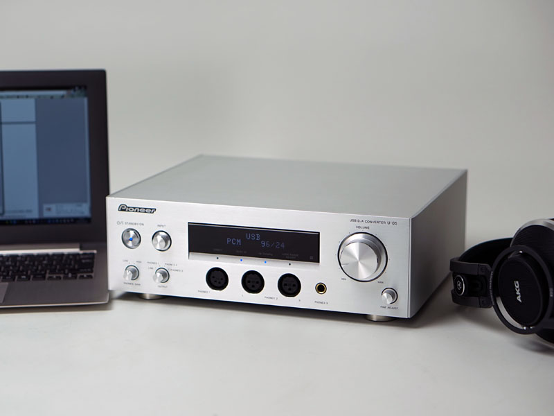 レビュー】ヘッドフォンアンプなのに8ch DAC×2基。バランス/音質設定も