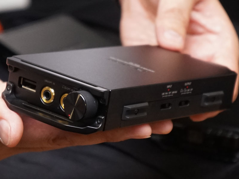 パイオニア、ポータブルアンプ参入。バランス&ESS DAC - AV Watch