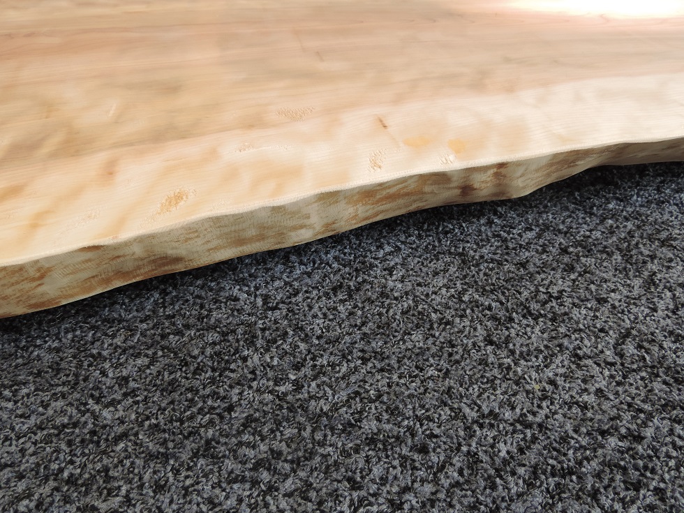 ミズメ（水目）桜一枚板 | 一枚板 テーブル・天板｜綾部モリイ