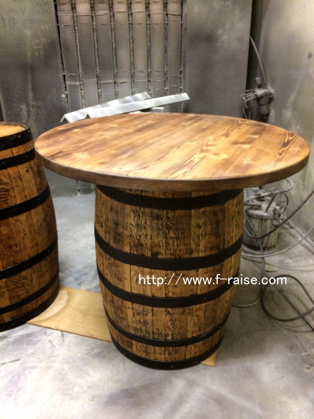 樽テーブル: ウイスキー樽・ワイン樽 － 木製什器の専門店F-RAISE