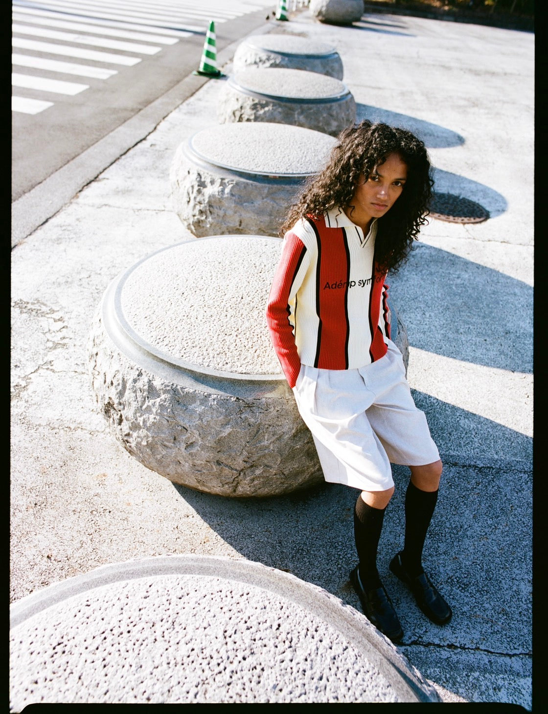 Knitted football shirt ー White×Red×Black – Adémp symfonía