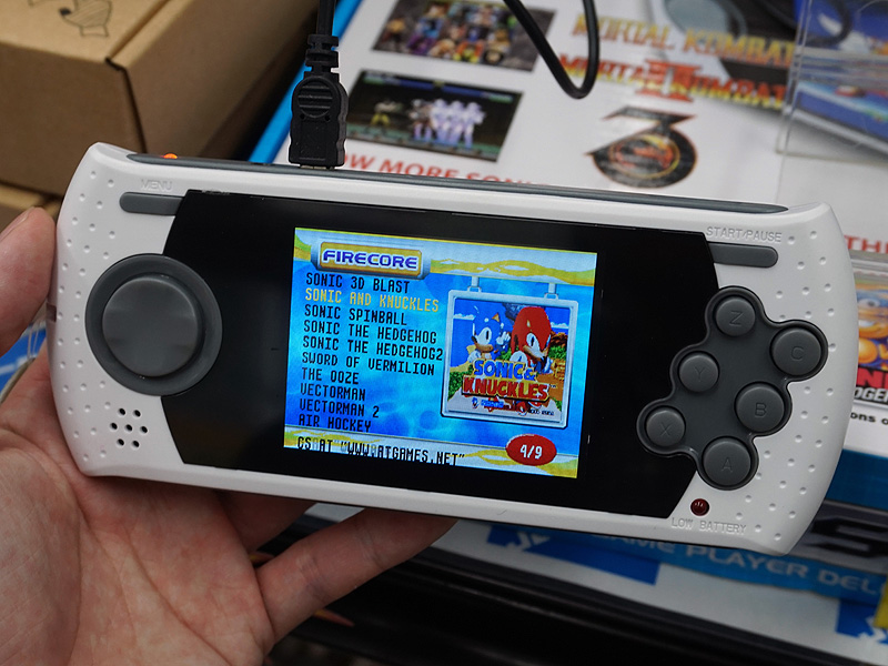 セガのレトロゲームが80本収録！ソニックも入ってるポータブルゲーム機