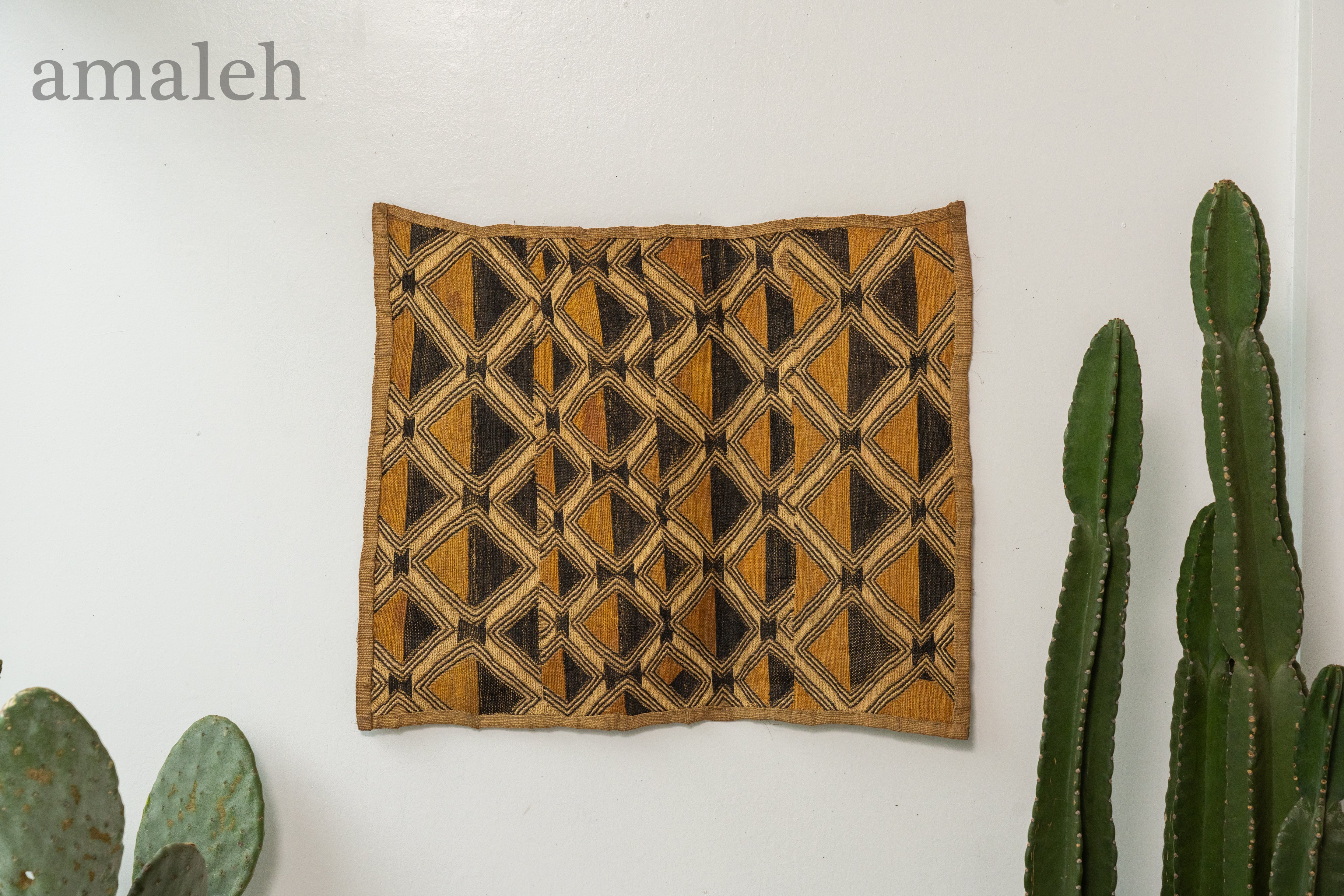 クバ王国伝統のクバクロス-KUBA TEXTILES】クバ布-草ビロード