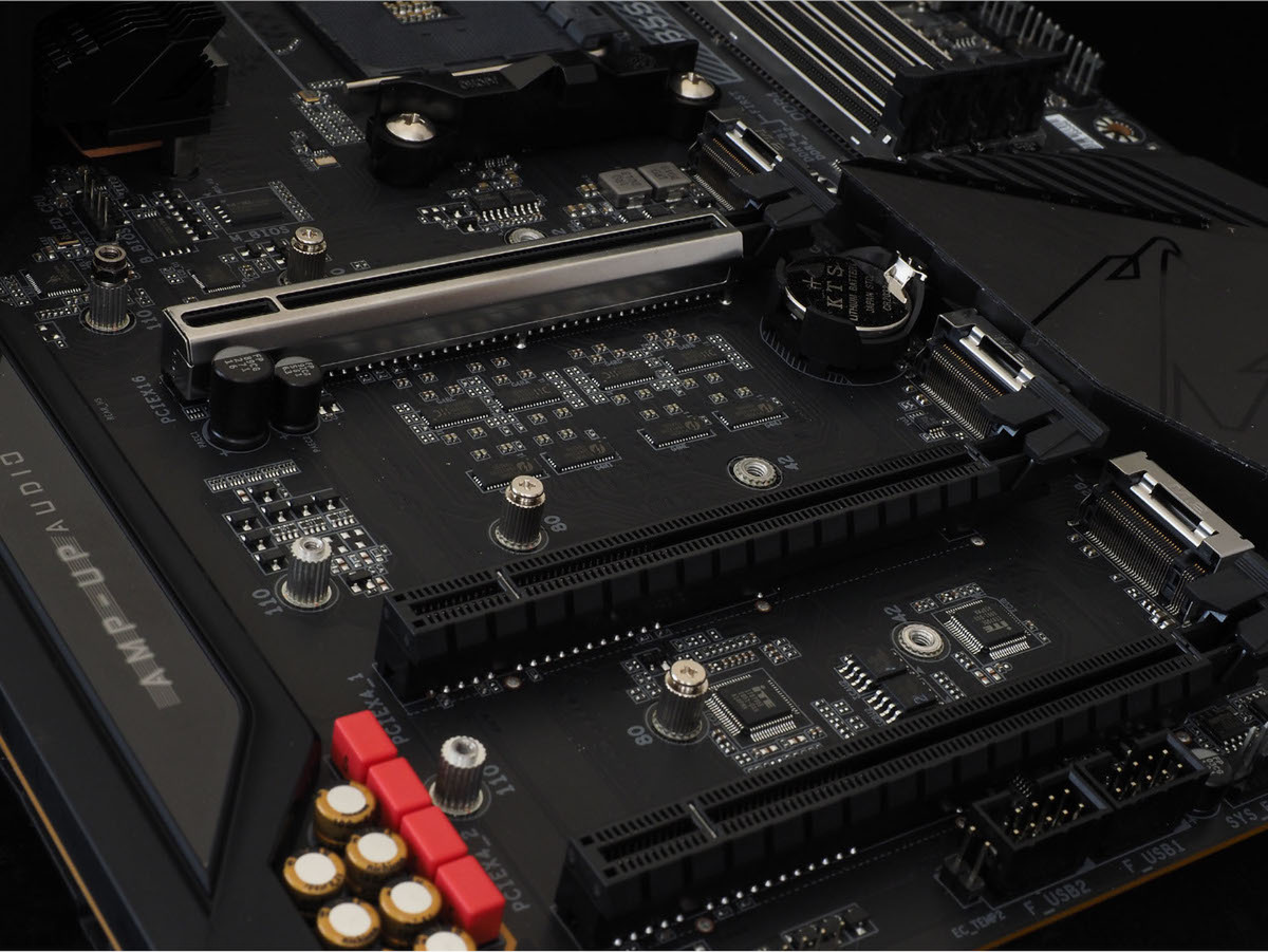 X570の「後継」を狙うB550ハイエンドマザーボード、GIGABYTE「B550