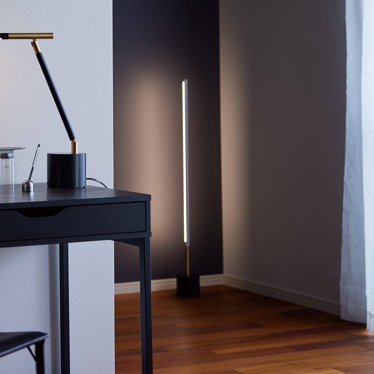 Vision LED-floor lamp(S)｜ARTWORKSTUDIO公式