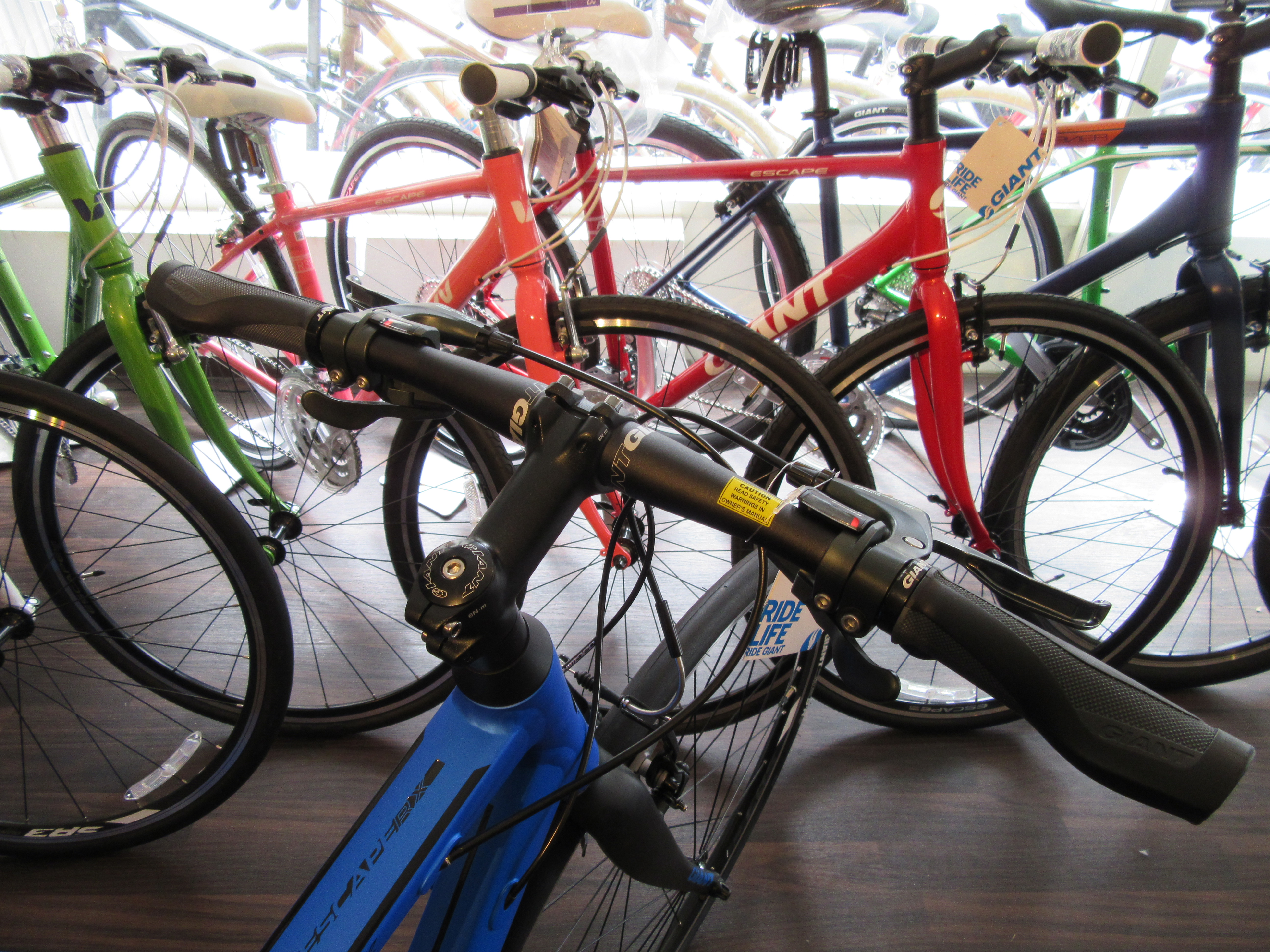 コスパ最高人気クロスバイクのトップ!! 2018 GIANT ESCAPE RX1