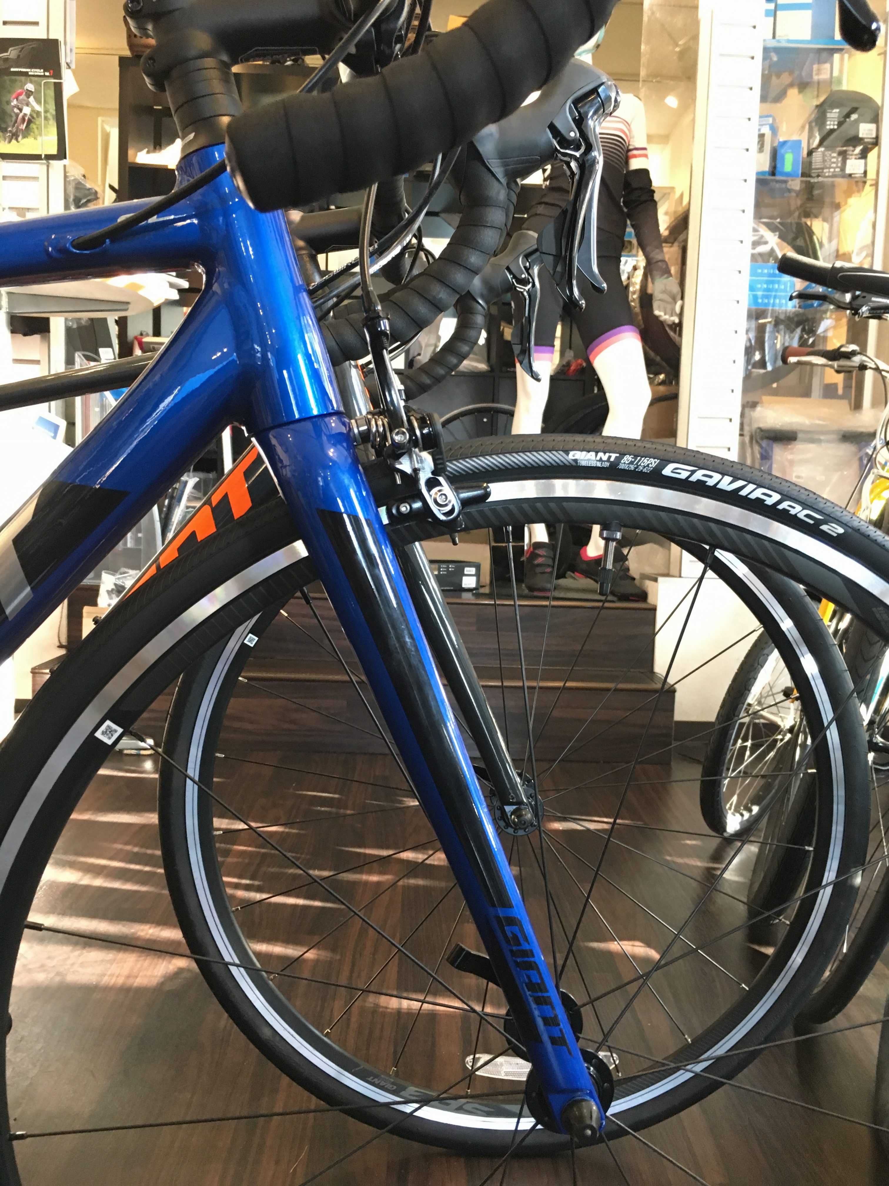 初めて乗るロードバイクに、GIANT CONTEND 1 | 横浜・新宿・湘南の