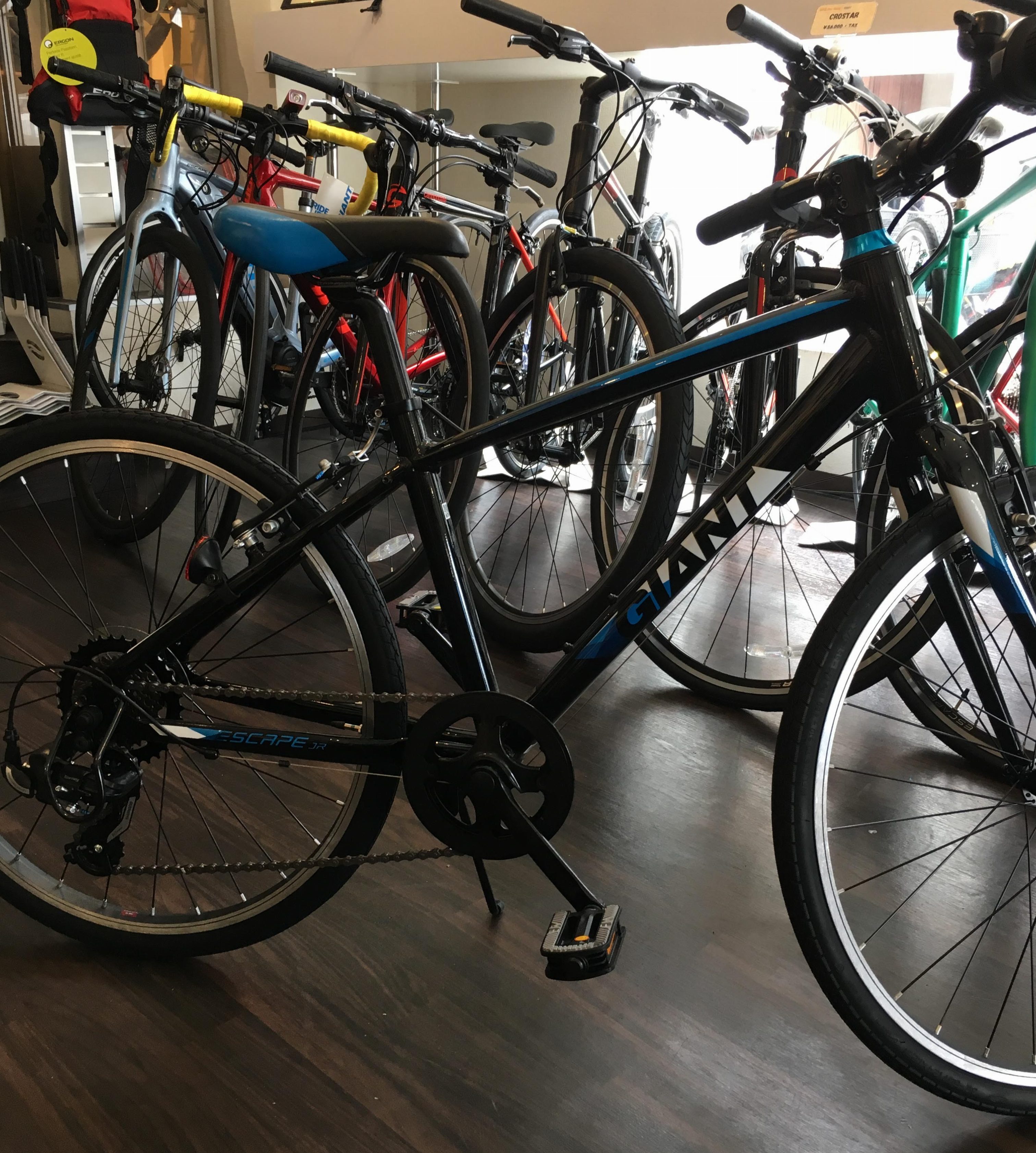 男の子向け ESCAPE JR 24 ¥35,000(税抜) | 横浜・新宿・湘南のスポーツ