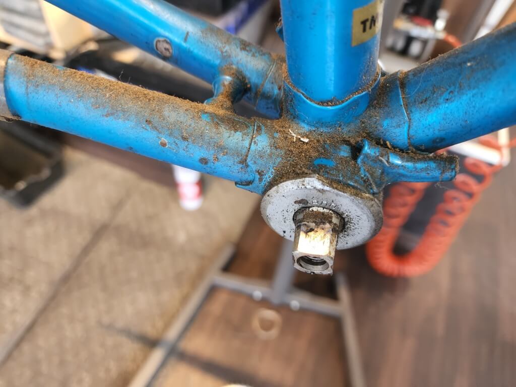 古きロードバイクのレストア作業 MIYATA TEAM PRO ミヤタレストア