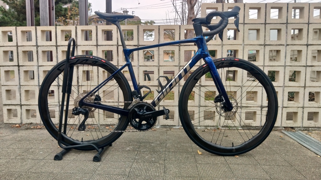 あらたな領域へ】GIANT DEFY ADVANCED SL フレームセット バラ完しま