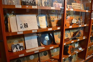 南谷博一氏がマンドリンの普及を図る「マンドリンの音の博物館