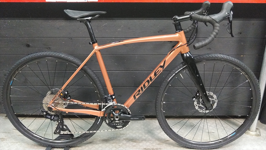 サイコーなグラベル入門車 RIDLEY KANZO A 2024年の色。