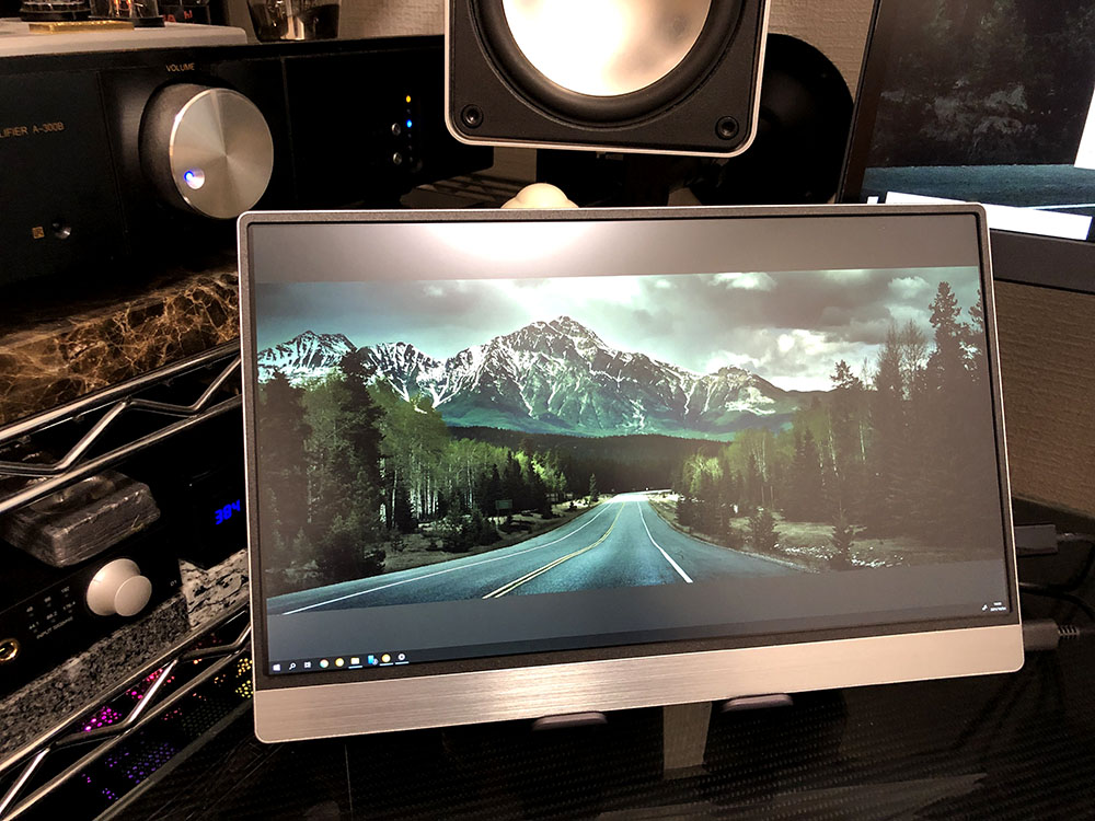 ノートPCでも手軽にデュアルモニター！12.5インチで445gと小型・軽量の