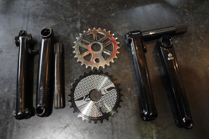 CRANK & SPROCKET 交換 | W-BASE | BMX, PISTバイクを扱う自転車専門
