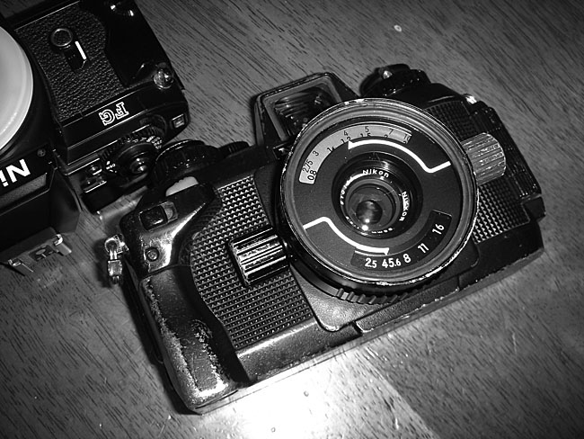 二コノスⅣ−Aを手に入れました。: ボロッソンのﾃｷﾄｰモノクロ写真と