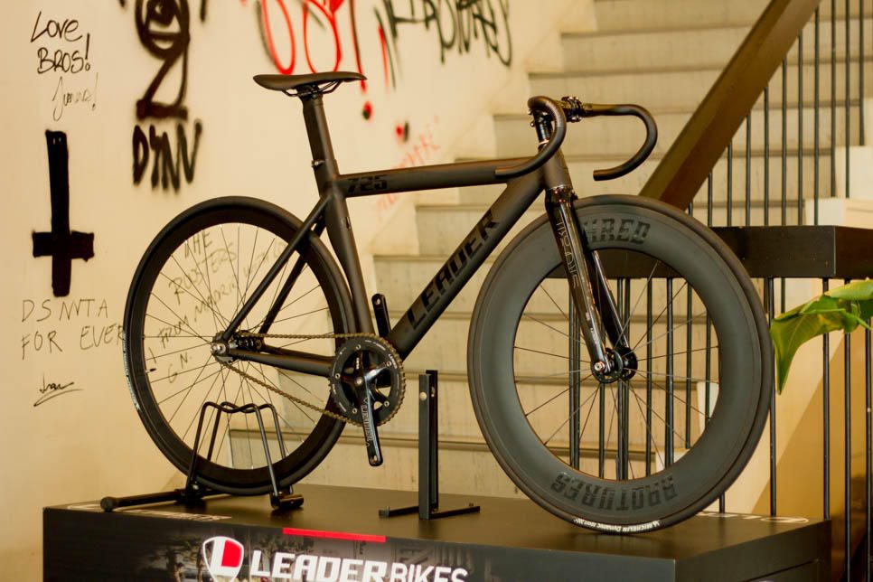 女性も乗れるリーダーバイク | ブローチャーズ - BROTURES ONLINE