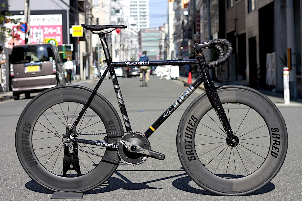 長らく欠品していた SHRED 88を話題のこのフレームにインストール