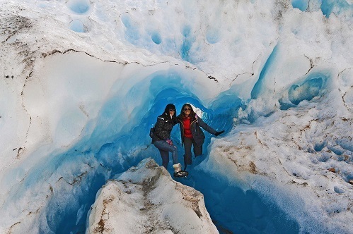 フィッツロイ山群の大氷河：ビエドマ氷河ハイキング | アンディーナ
