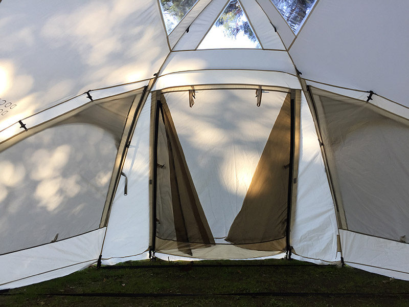 ドックドーム Pro.6 アイボリーの初張り | CAMP*SITE