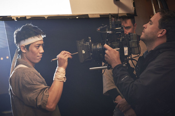 カメラのレンズにサインする光景を最近よく見かけるから調べてみた