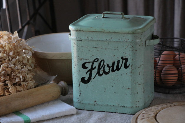 ホームプライド社のフラワー缶 イギリスアンティークキッチン雑貨