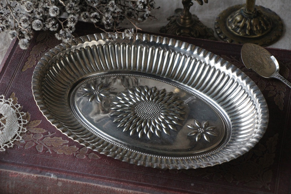 花模様が可愛いシルバープレートトレー イギリスアンティーク雑貨