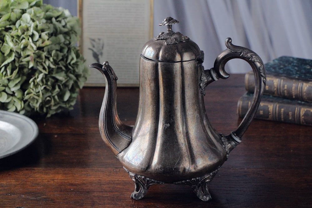 エレガントなシルバープレートポット（高さ23.5cm） フランス