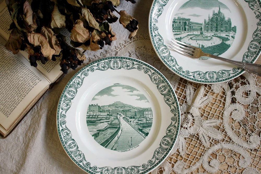 BOCH FRERES(ボッホ・フレール)窯緑の平皿（直径22cm）ベルギー