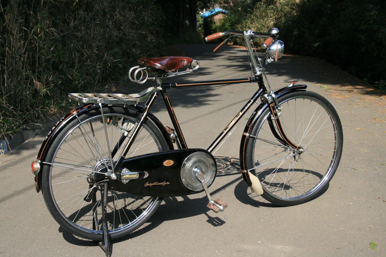 Black & Gold: 昭和自転車 Vintage Japanese Bicycles