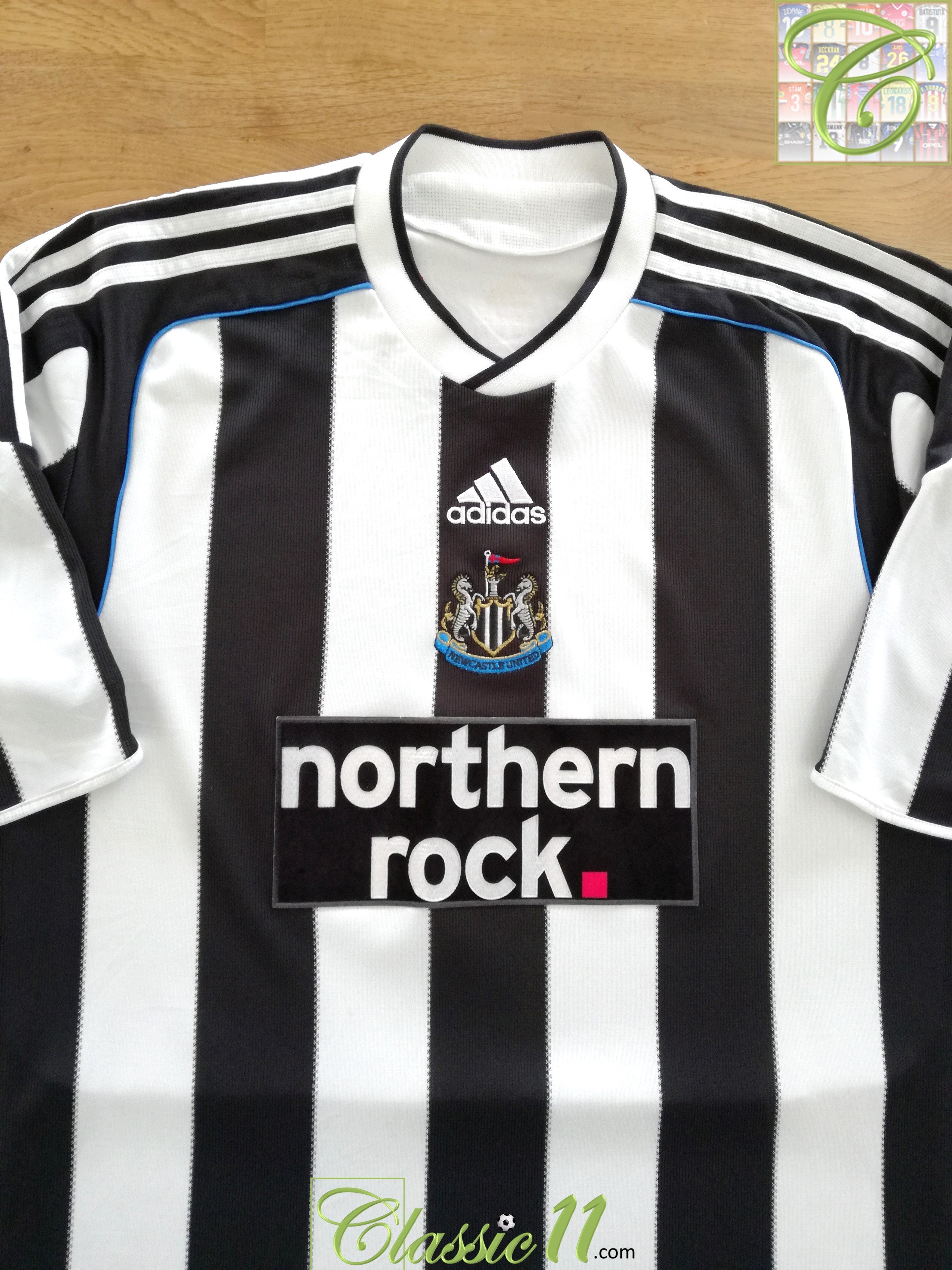 2009/10 Newcastle United Home Football Shirt / Old Soccer Jersey