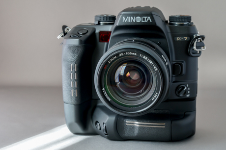 ミノルタ VC-7 （α-7用縦位置グリップ） | デジタル試しうち