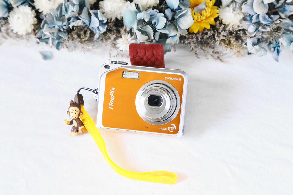 FUJIFILM Finepix V10 オレンジ【完動品】【希少❗️】【美品
