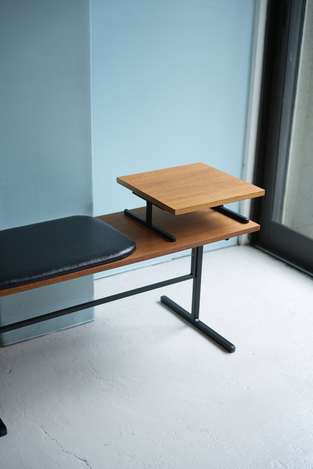 2EuroVintageTelephoneBenchMidc